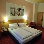 Hotel Koenigshof 3*