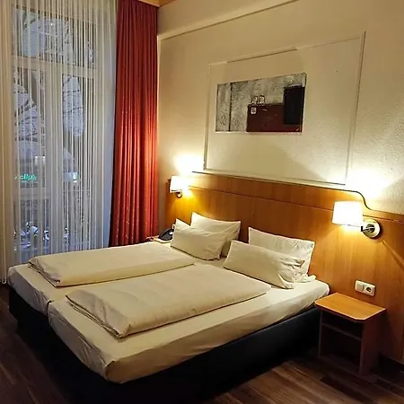 Koenigshof Hotel 3*